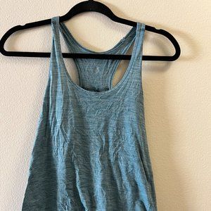 Lululemon workout tank size 4